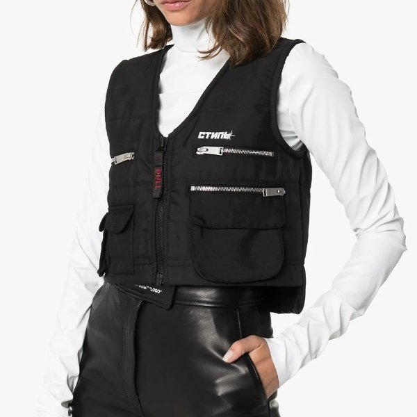 multi-pocket zip-up vest