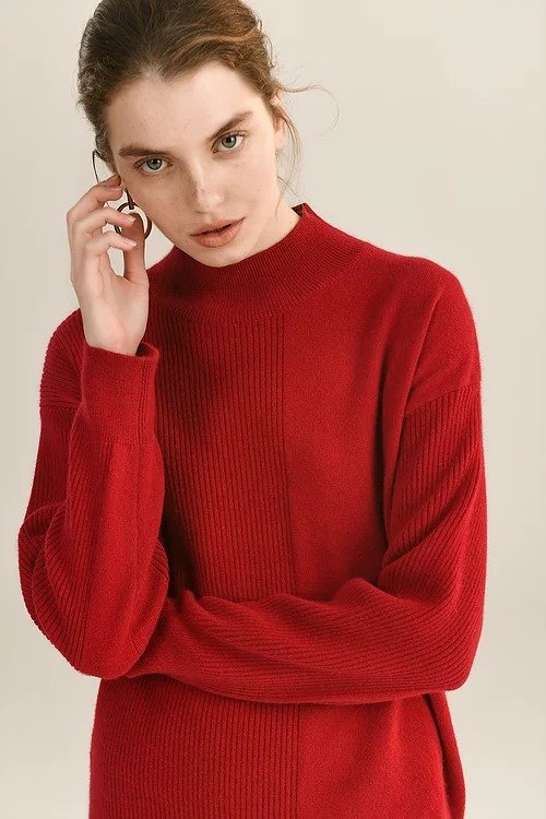 Maisie 红色半高领羊绒衫