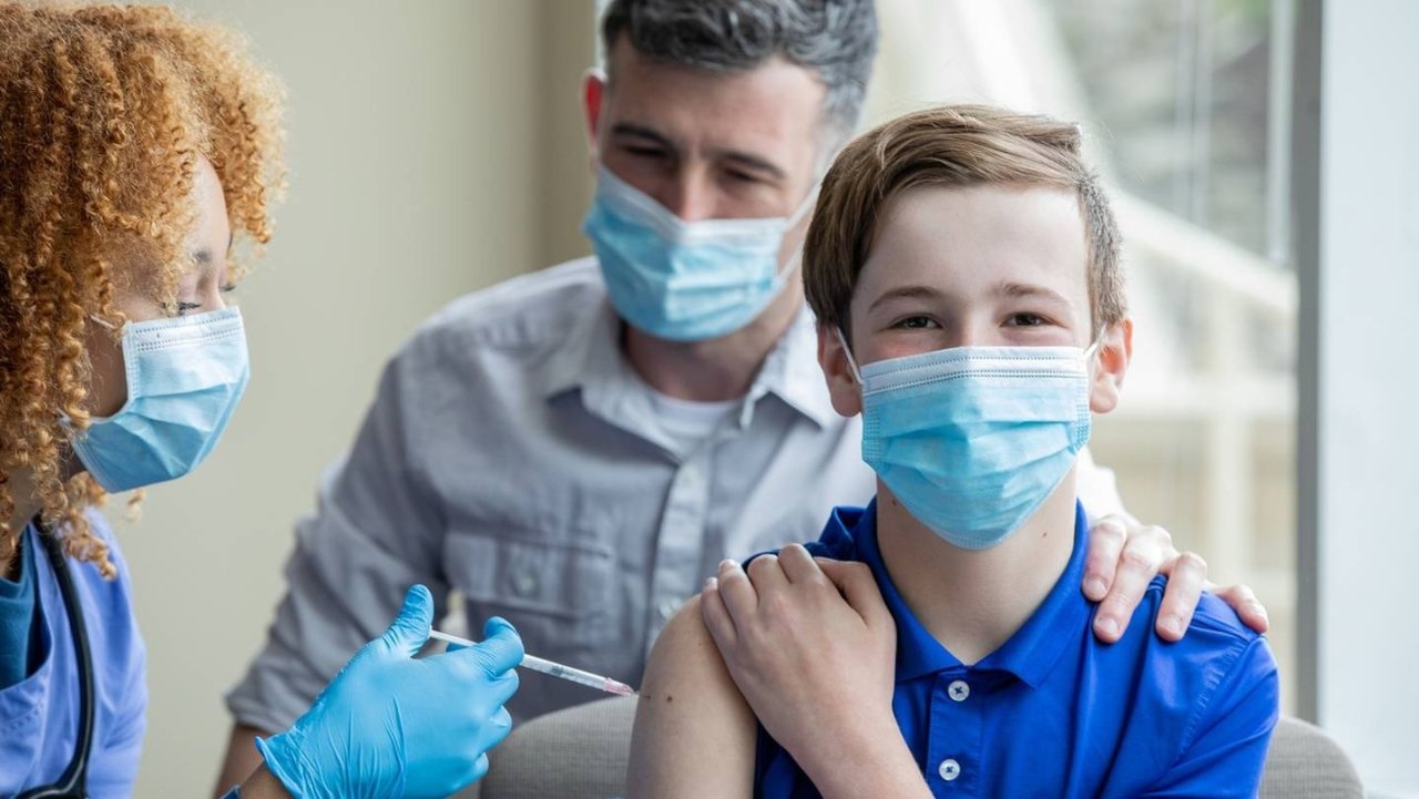 CDC推荐辉瑞新冠疫苗加强针用于12岁及以上人群