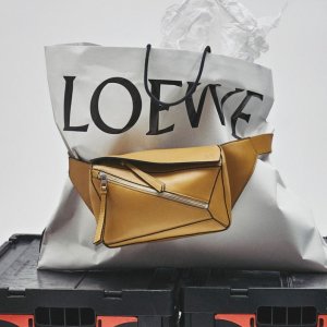 Loewe、Prada、BV都参加HBX 私促低至5折 AWANG新款乐福鞋$385