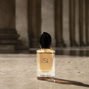 Giorgio Armani Si Eau de Parfum Spray for Women, 3.4 Ounce @ Amazon