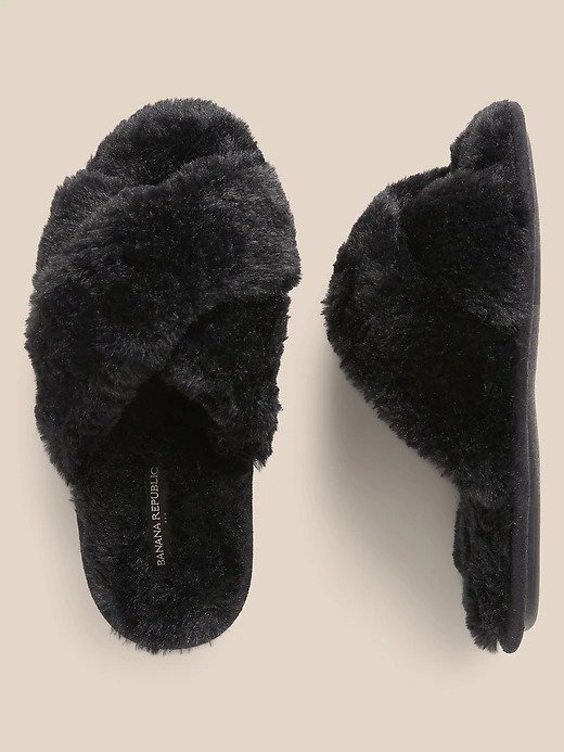 Faux-Fur Crossover SlipperPRODUCT DETAILSFABRIC & CAREFIT & SIZING