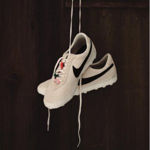 发售时间：5/1 11:00 AM EST新品预告：Nike Astrograbber x Bode 复刻版复古足球鞋