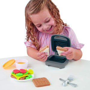 Play-Doh 趣味彩泥玩具套装热卖，拼出多彩世界
