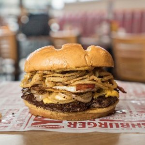 Smashburger 畅销特品：Sin City 汉堡，买双层汉堡免费送