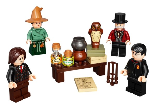 Wizarding World Minifigure Accessory Set 40500 | Harry Potter™ | Buy online at the Official LEGO® Shop US