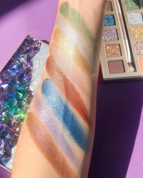 urbandecaycosmetics_118348388_778868596192151_7336696423871702852_n.jpg