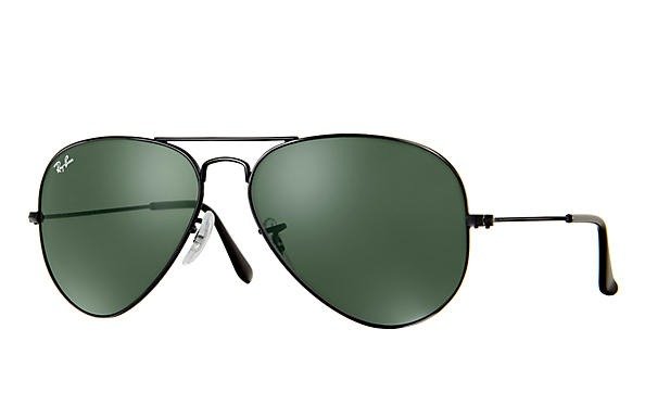 Look who's looking at this new Ray-Ban Aviator Classic