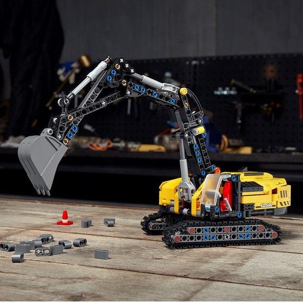Heavy-Duty Excavator 42121 | Technic™ | Buy online at the Official LEGO® Shop US