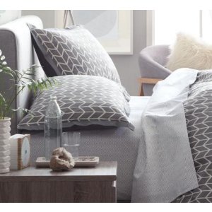 Target.com 精选床上用品，室内家具，装饰等优惠促销
