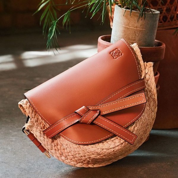 - Mini Gate Raffia & Leather Saddle Bag