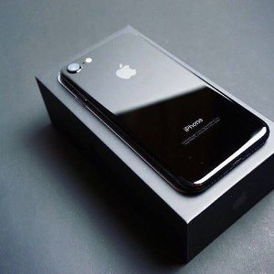 Apple iPhone 7 钢琴黑 256GB T-mobile版