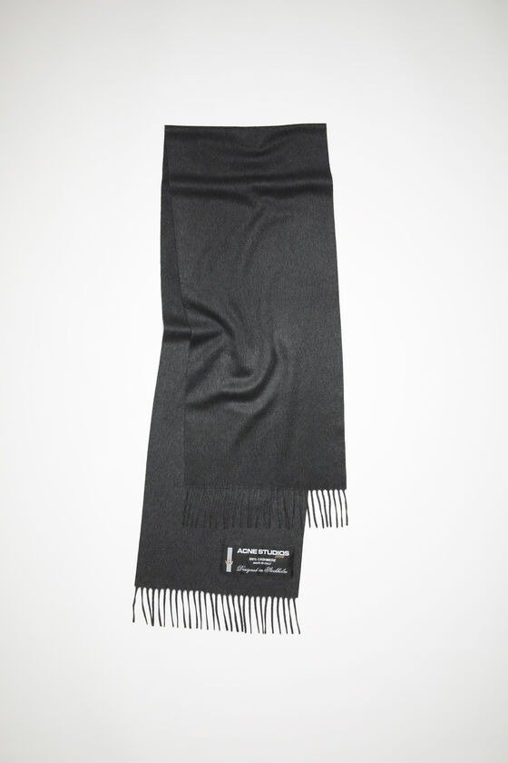 Cashmere fringe scarf
