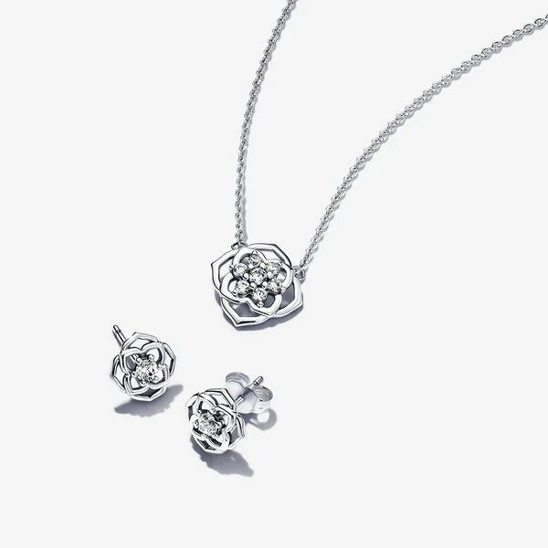 Rose Petals Jewelry Gift Set