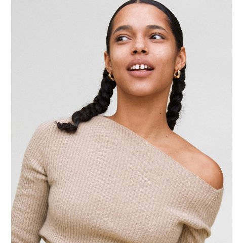 State CashmereThe Asymmetrical Off-Shoulder Ribbed Sweater