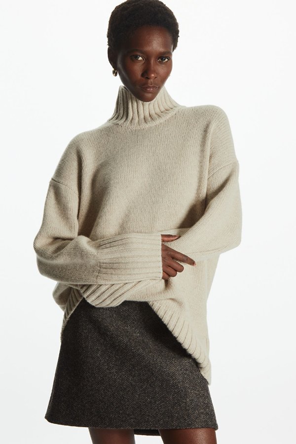 FUNNEL-NECK CASHMERE SWEATER - CREAM - Jumpers - COS