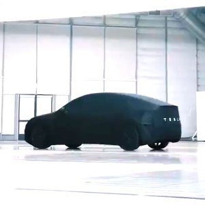 Tesla 动作频繁 Model Y 今日发布