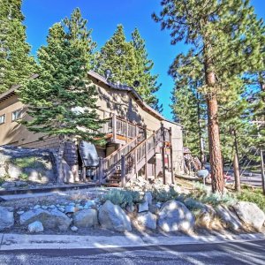 Stateline Condo, 1 Mi to Boulder Lodge at Heavenly - Tahoe Village