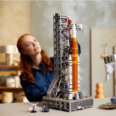 $259.99Coming Soon: LEGO ICONS NASA Artemis Space Launch System 10341
