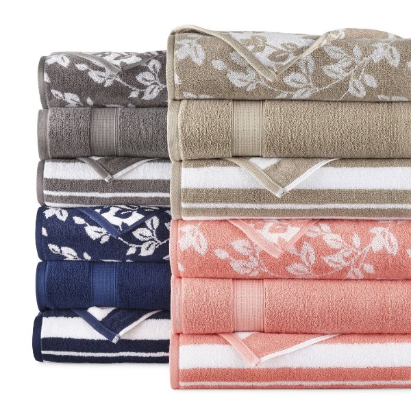 JCPenney Home Leaf Bath Towel