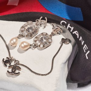 Vintage Chanel 时尚专场，小羊皮链条包$1980