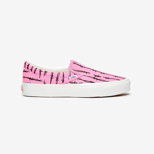 粉色帆布鞋