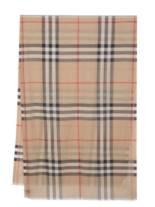 Scarf with check pattern