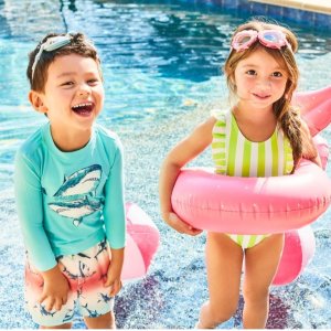 Carter's 漂亮UPF50+防晒儿童泳装终于降价