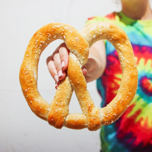 Today Only: Wetzel's Pretzels Limitied Time Promotion