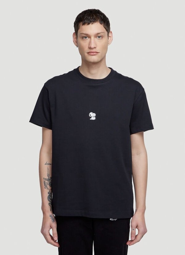 Snoopy Sitting T-Shirt in Black