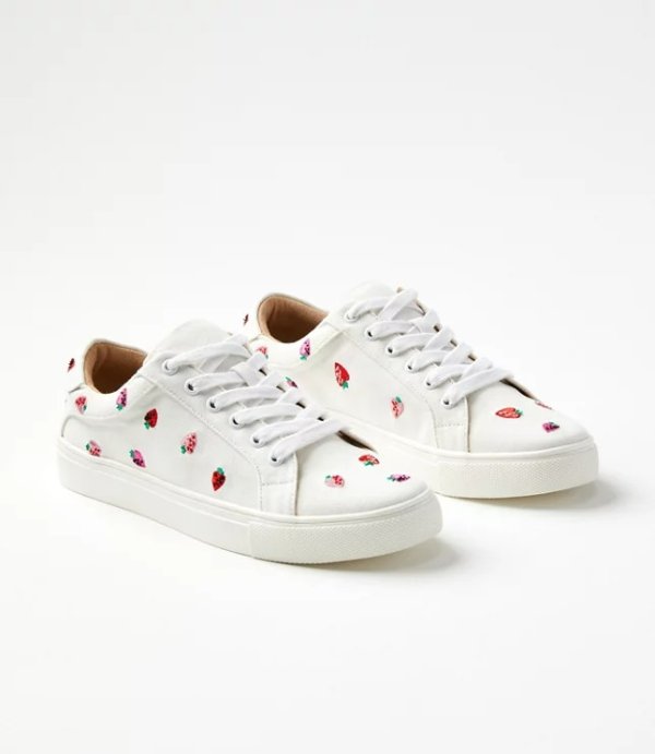 小草莓刺绣小白鞋