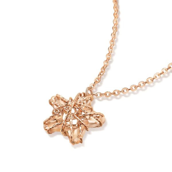 Minty Collection 18K Gold Star Necklace | Chow Sang Sang Jewellery eShop