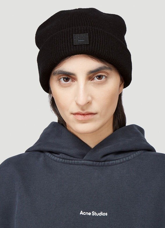 Face-Patch Beanie Hat in Black