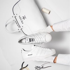 上新：Adidas x Prada 官方联名系列开抢