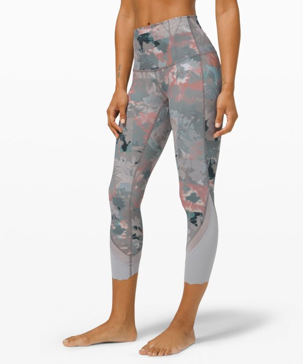 Wunder Under Crop High-Rise *Roll Down Scallop Full-On Luxtreme 23" | Women's Crops | lululemon