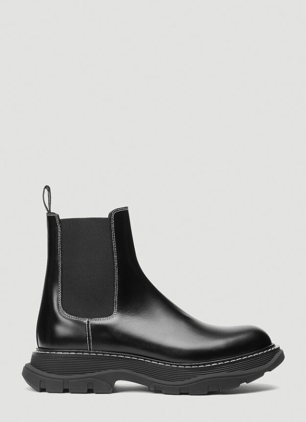 Tread Cheslea Boots in Black