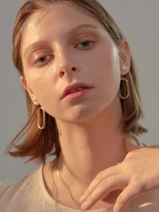 Pearl Ellipse Earring