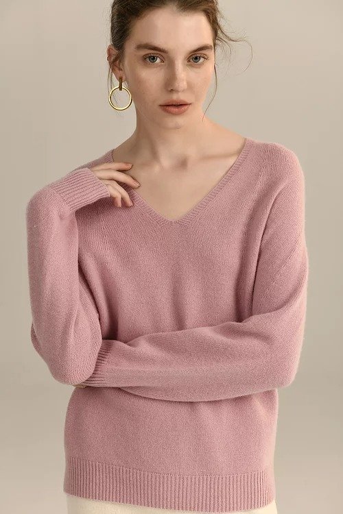 粉色基础款V领羊毛衫