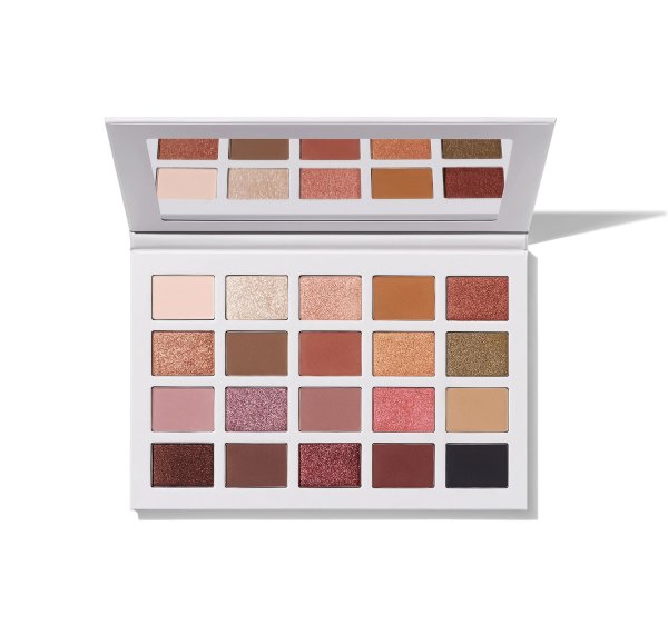 MADISON BEER CHANNEL SURFING ARTISTRY PALETTE