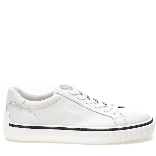Round Toe Low Top Sneakers