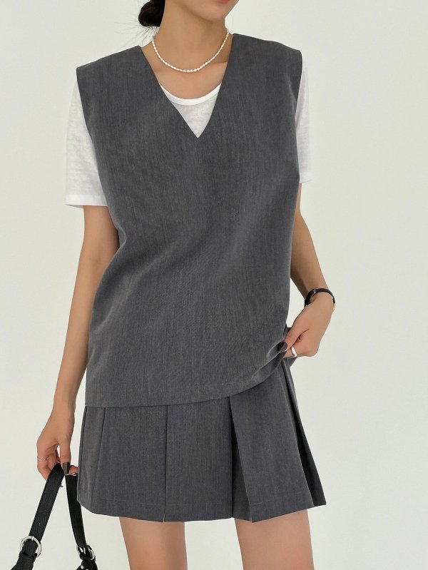 Dazy-Less Solid V-Neck Vest Top & Pleated Skirt Without Tee