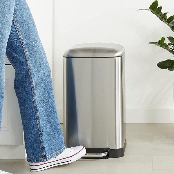 Amazon Basics 脚踏式不锈钢垃圾桶 5.3加仑