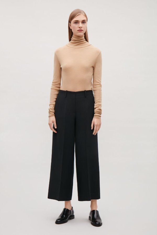 TAILORED WOOL CULOTTES - Black - Wide-leg trousers - COS