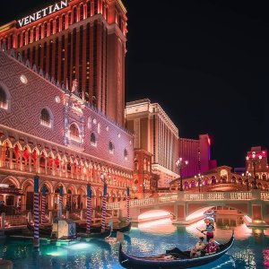 $205 per personLas Vegas Venetian Suite + Flights