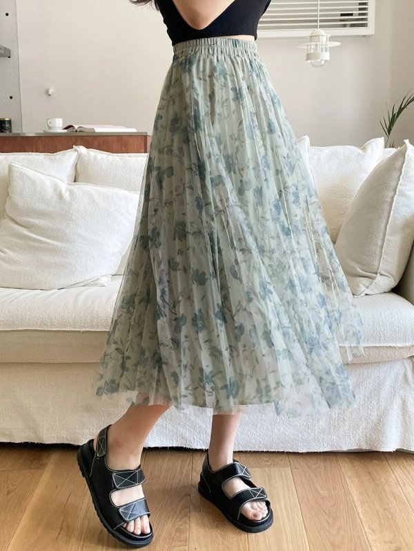 DAZY Allover Floral Print Pleated Skirt