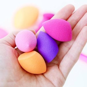 Real Techniques Cruelty Free Mini MC Sponges, (Pack of 4)