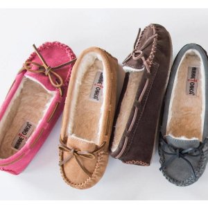 Minnetonka Women's Shoes On Sale @ 6PM.com