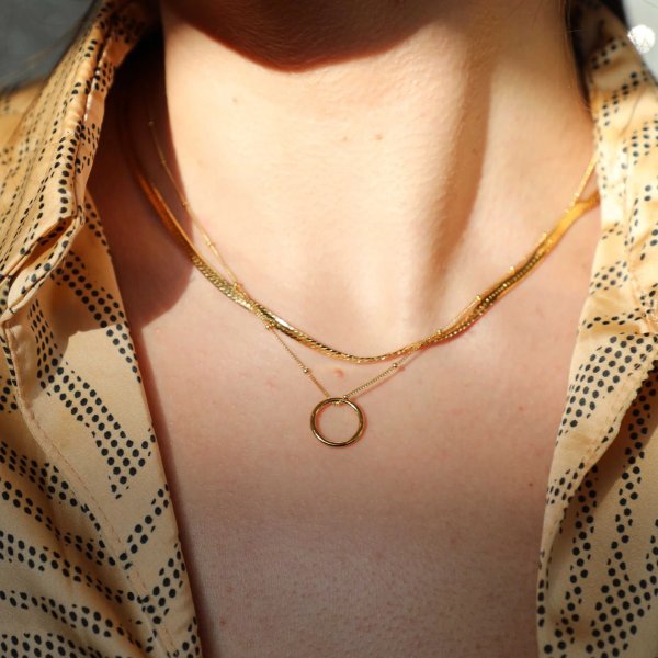 Basic Halo Pendant Necklace in Gold