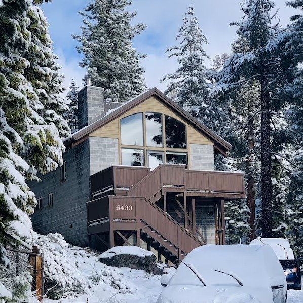 Tahoe Vista “Bear’s Den”—a delightful cabin in the woods!