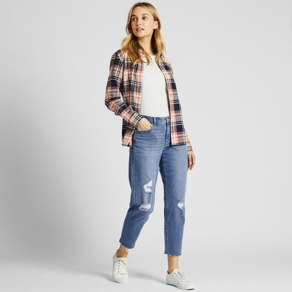 WOMEN MID-RISE RELAXED TAPERED ANKLE JEANS